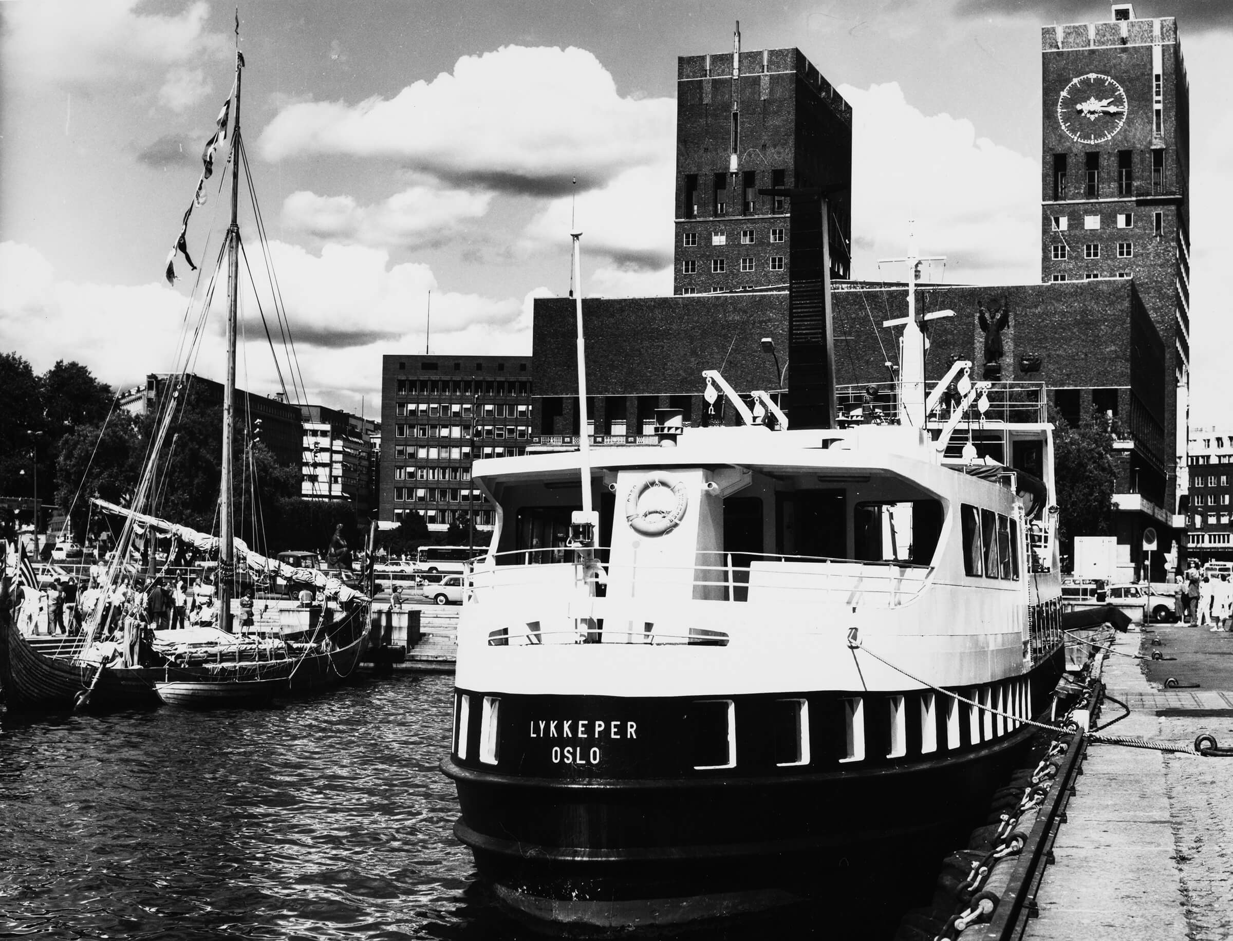 båt ved aker brygge i oslo