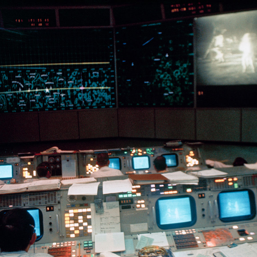 PATH MAT – Without mathematics – no moon landing! A hundredth of a millimeter error on a rocket trajectory means a hundred kilometers of misfire when you get to the moon. Milliseconds of rocket power change speed and direction, and must be calculated just as accurately. In this installation, you get to try and find the right power to hit the right trajectory. NASA had hundreds of mathematicians do the math and double-check everything the computers calculated.