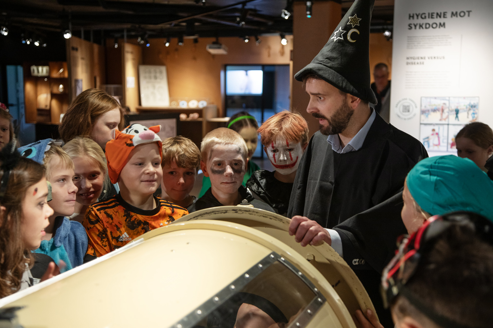 Jon-Ivar Nygård i samferdselsutstillingen på Teknisk museum