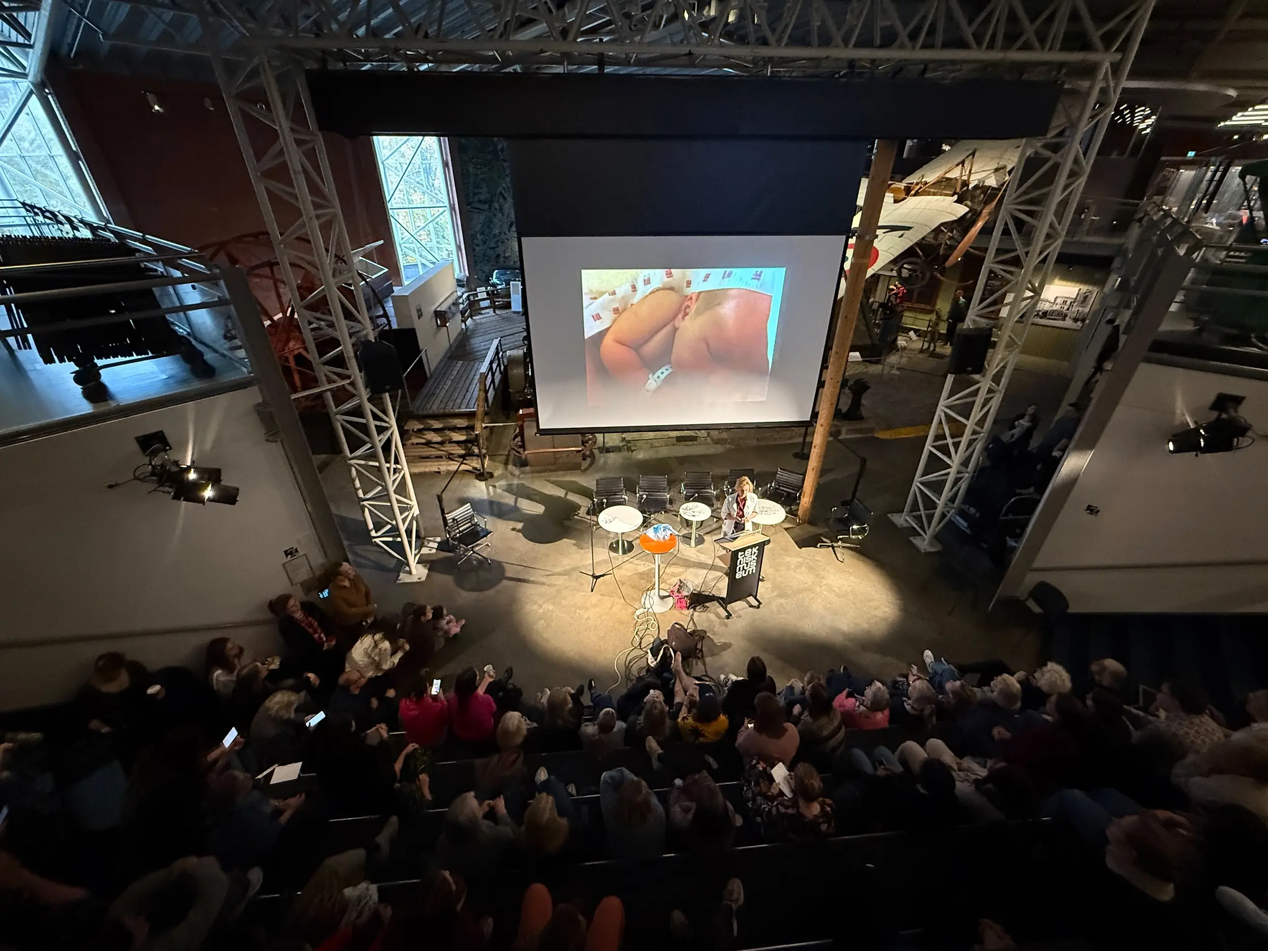 Placenta show with Helene Peterson during the Women's Health Festival 2025 at the norwegian museum of science and technology in Oslo