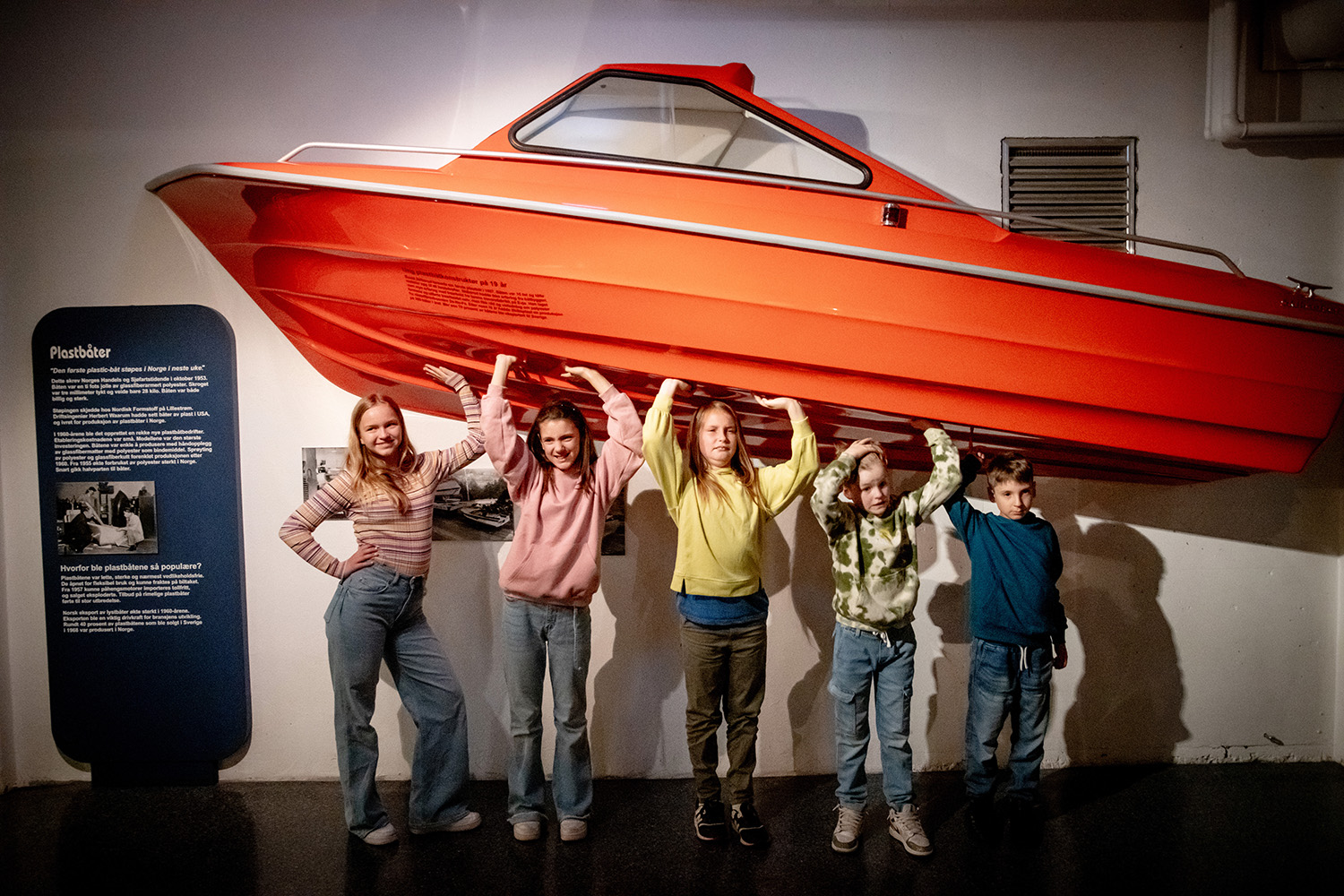 Til utstillingen Plast