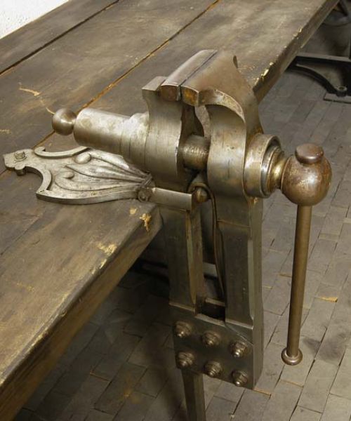 Skrustikke av Halvor Thune