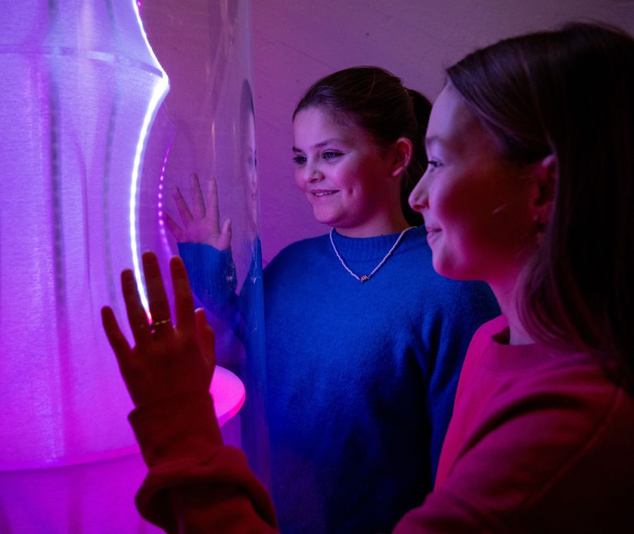 Students explore the Energy exhibition at The Norwegian Museum of Science and Technology , learning about technology and energy development through interactive objects and historical examples.