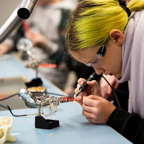 For the teaching program Soldering a disco ball