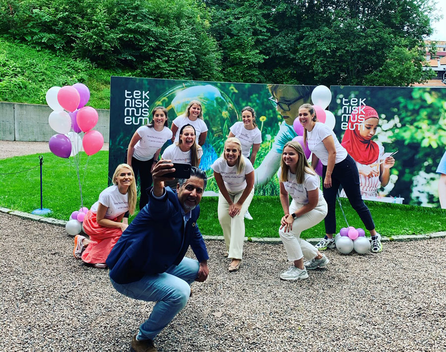 Minister of Knowledge and Integration Jan Tore Sanner, is interviewed by NRK during the opening of the TeknoLab creative workshop.  