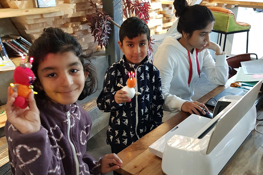 - I believe that what we see here will put the students in a better position to help solve many of the riddles of the future, many of the riddles we have not been able to solve so far, said Minister of Knowledge and Integration Jan Tore Sanner during the opening of TeknoLab.