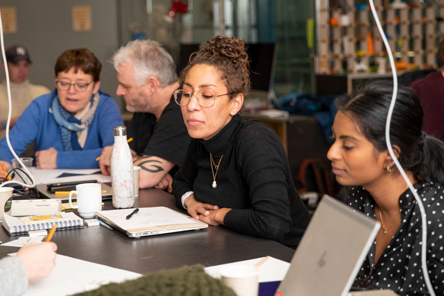 -Jeg tror at det vi ser her, kommer til å sette elevene bedre i stand til å være med på å løse mange av fremtidens gåter, mange av de gåtene vi ikke har klart å løse så langt, sa kunnskaps- og integreringsminister Jan Tore Sanner under åpningen av TeknoLab.