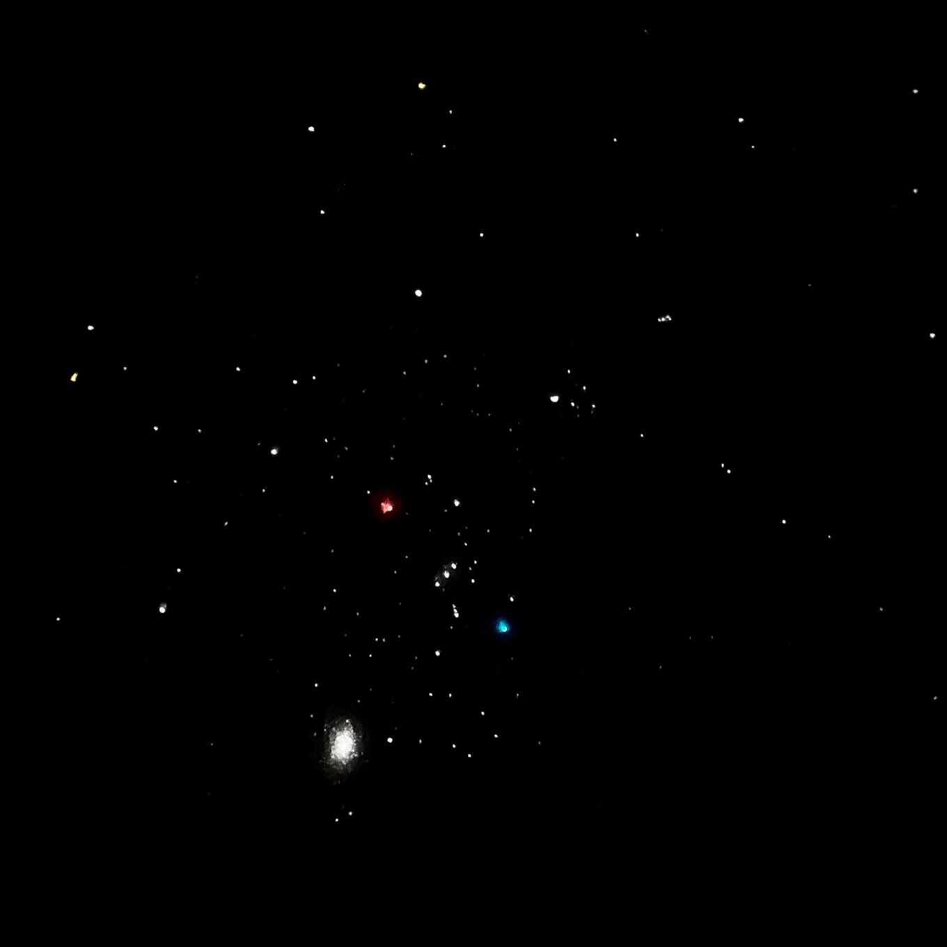 En liten skap med politi time som viser en fantasi åsted. Foto.  