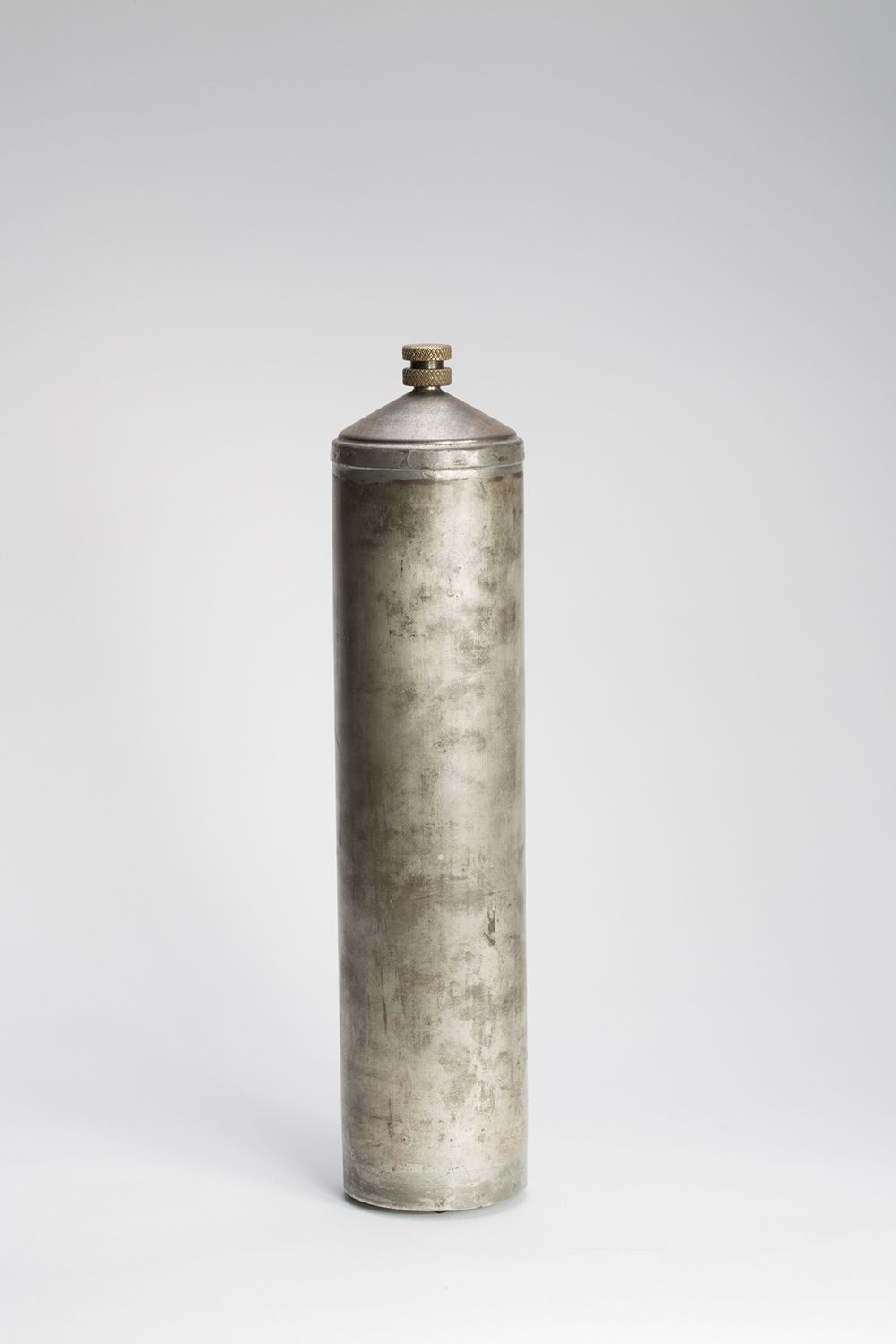 One of the world&#39;s first spray cans