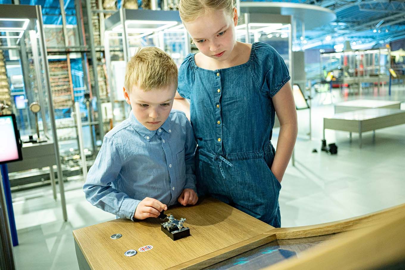 Til utstillingen "I/O"