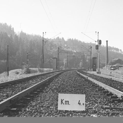 historisk foto av en jernbane