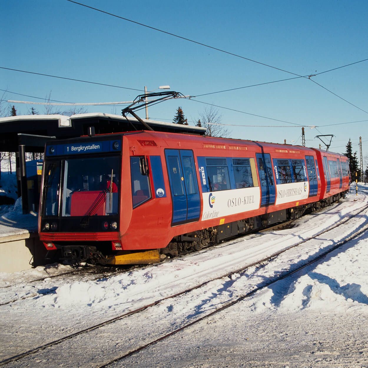 the last Norwegian-produced train in red