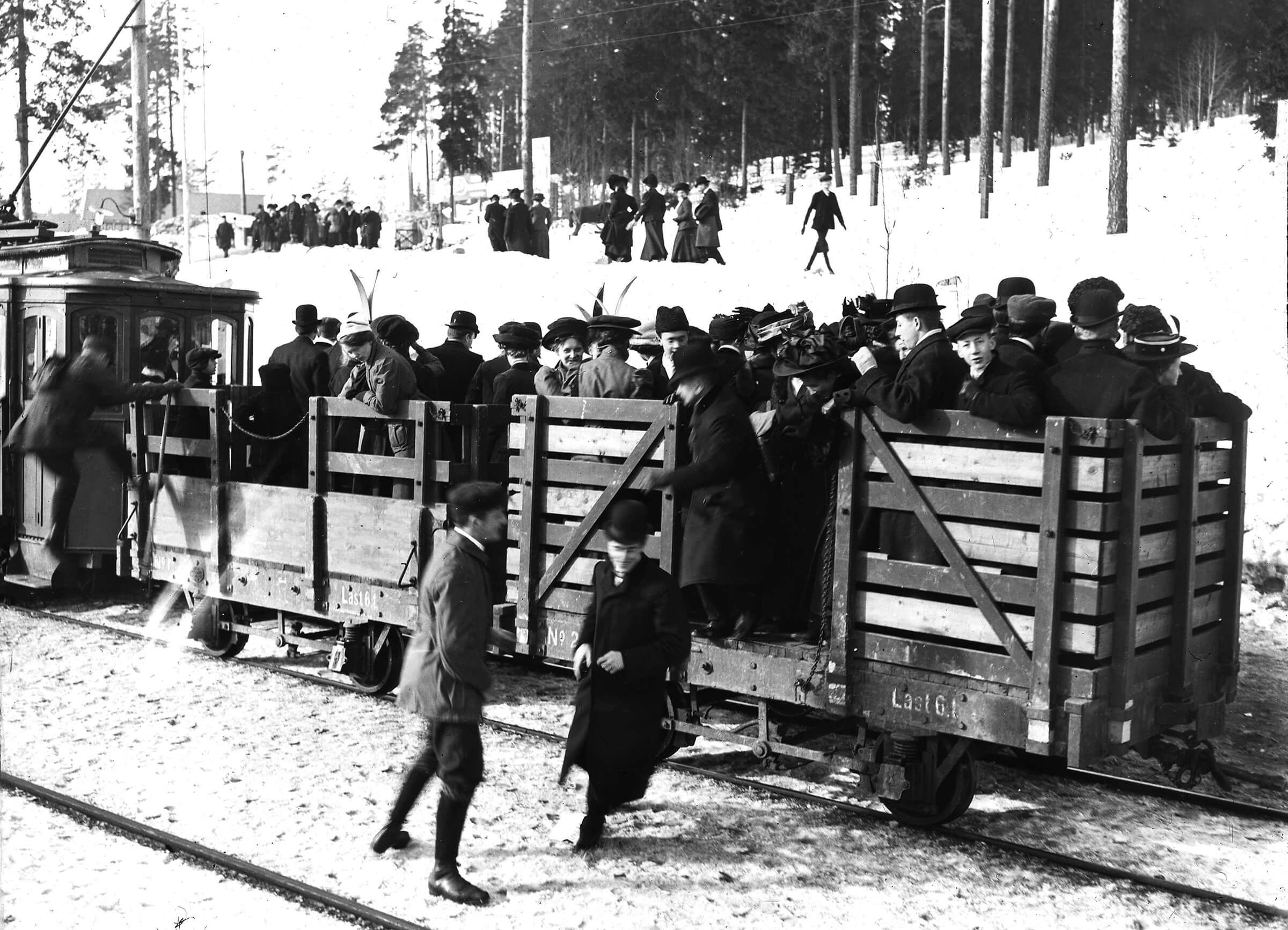 The Holmenkoll Railway with an open carriage during the Holmenkoll Days